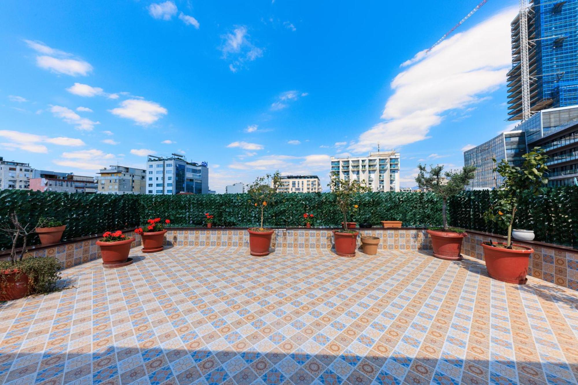Syncron Centre Skyline Rooftop Tirana Apartments מראה חיצוני תמונה
